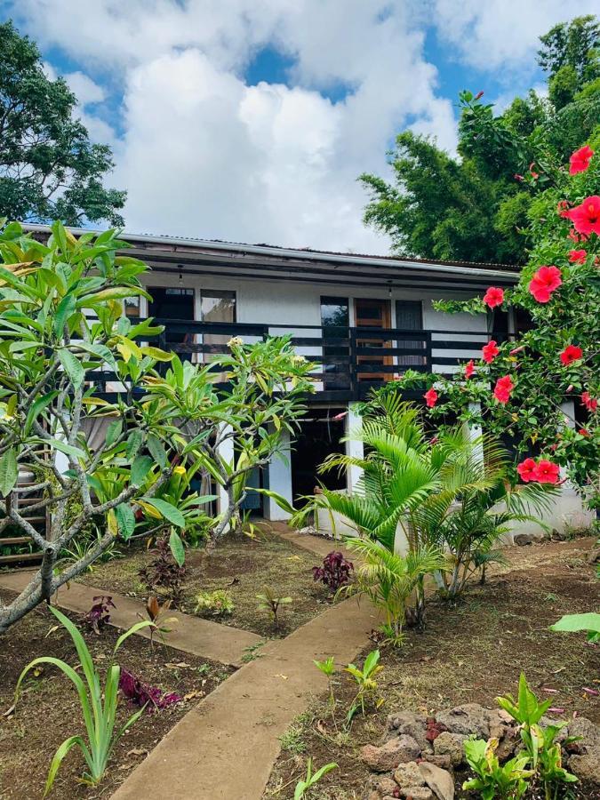 Mata Nui Hostel Ханга Роа Екстериор снимка