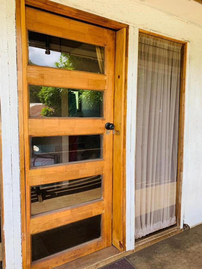 Mata Nui Hostel Ханга Роа Екстериор снимка